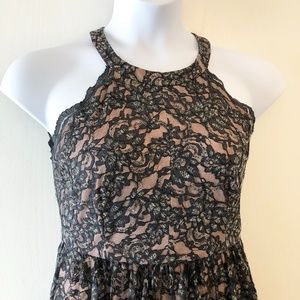 Lovely Evanka Trump Black and Beige Floral Lace Dress Size: 6